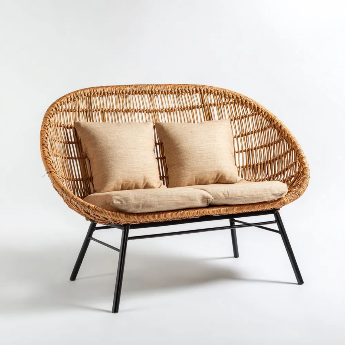 Dwuosobowa sofa ogrodowa z naturalnego rattanu, beżowa, ze stalowym stelażem, 120 x 75 x 85 cm
